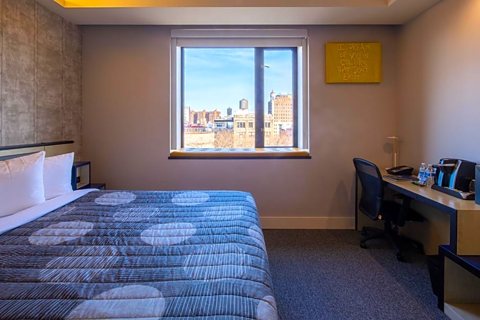 Leon Hotel
