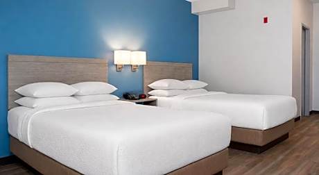 Premier Inn & Suites - Downtown Hamilton Hotel