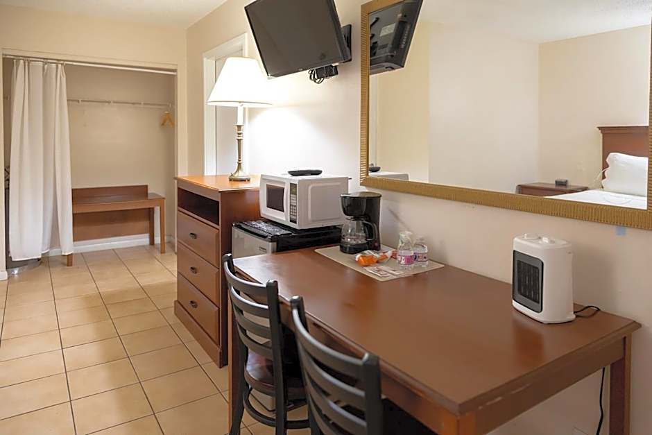 Palm Breeze Hotel