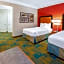 La Quinta Inn & Suites by Wyndham Sherman