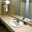 GuestHouse Inn & Suites Montesano