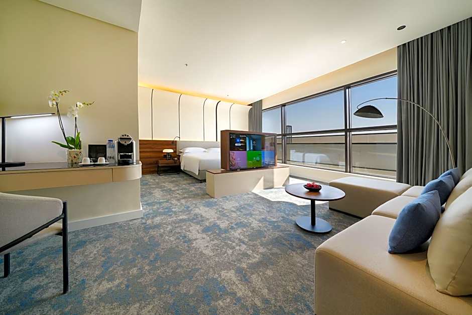 Nova M Hotel, Edge by Rotana