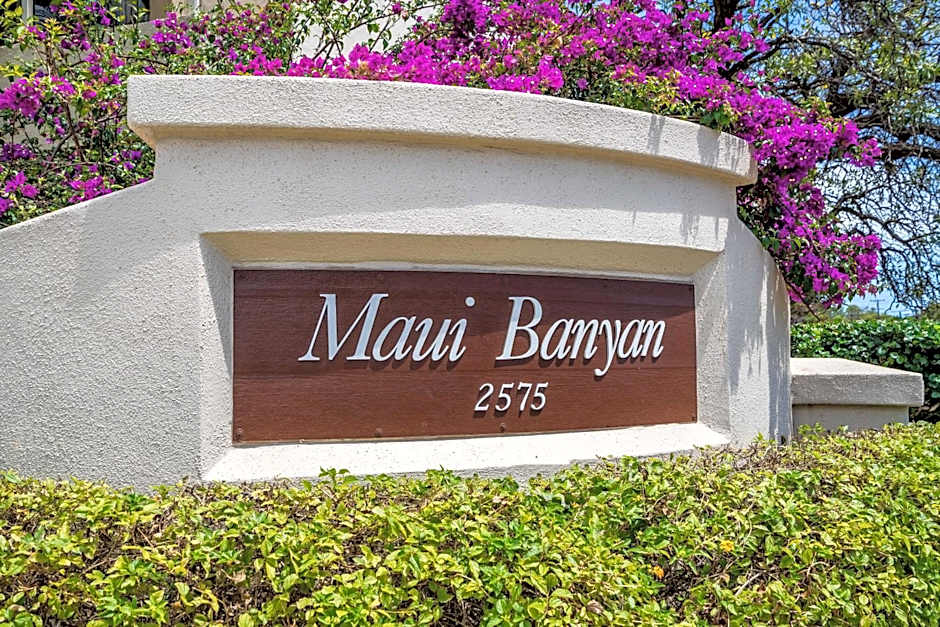Renovated Condo - 3 Min Walk to Toes in the Sand!