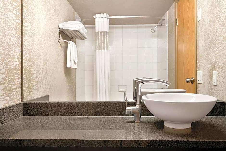 Prairie Crest Calgary Airport by IHG