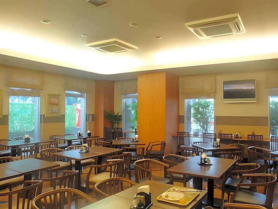 Hotel Route Inn Naha Tomariko