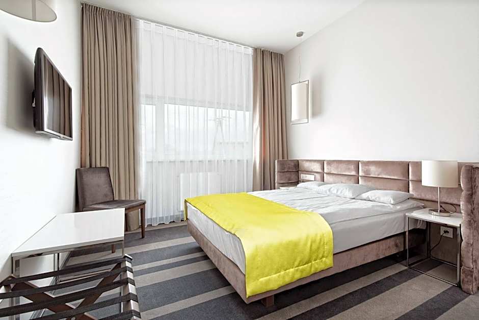 Photo 1 of 3 of Double Room