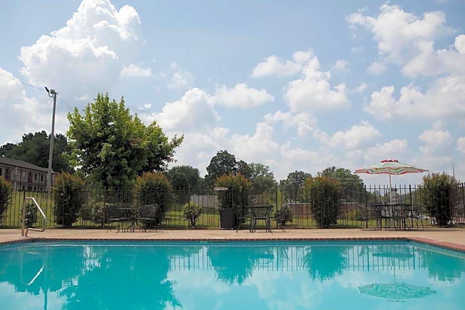 Red Roof Inn & Suites Jackson