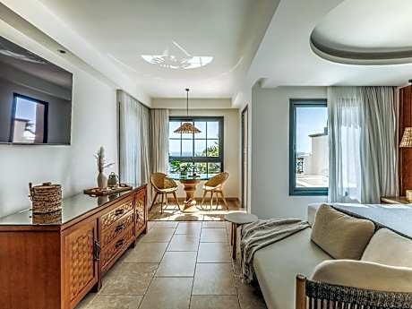 REDLEVEL JUNIOR SUITE ROOM FRONTAL OCEAN VIEW WHIRLPOOL BATHTUB