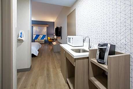 Standard King Room with Mobility Accessible Roll-In Shower