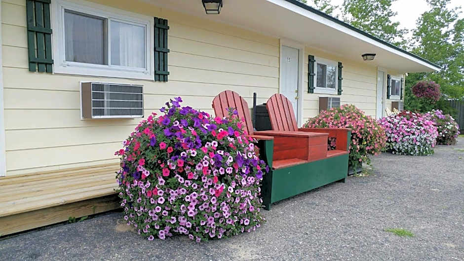 Sunset Motel of St. Ignace