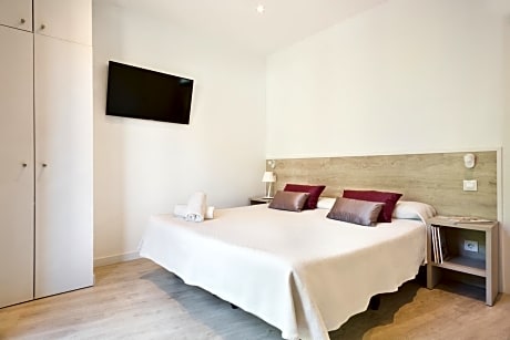 Apartment (4 Adults)