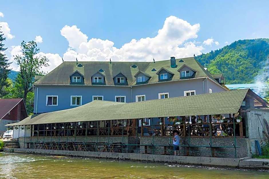 HOTEL HO2 POIANA MARULUI