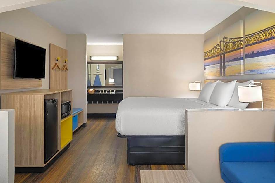 Days Inn & Suites by Wyndham Byram