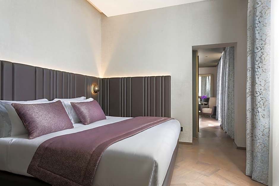 The Pantheon Iconic Rome Hotel, Autograph Collection by Marriott