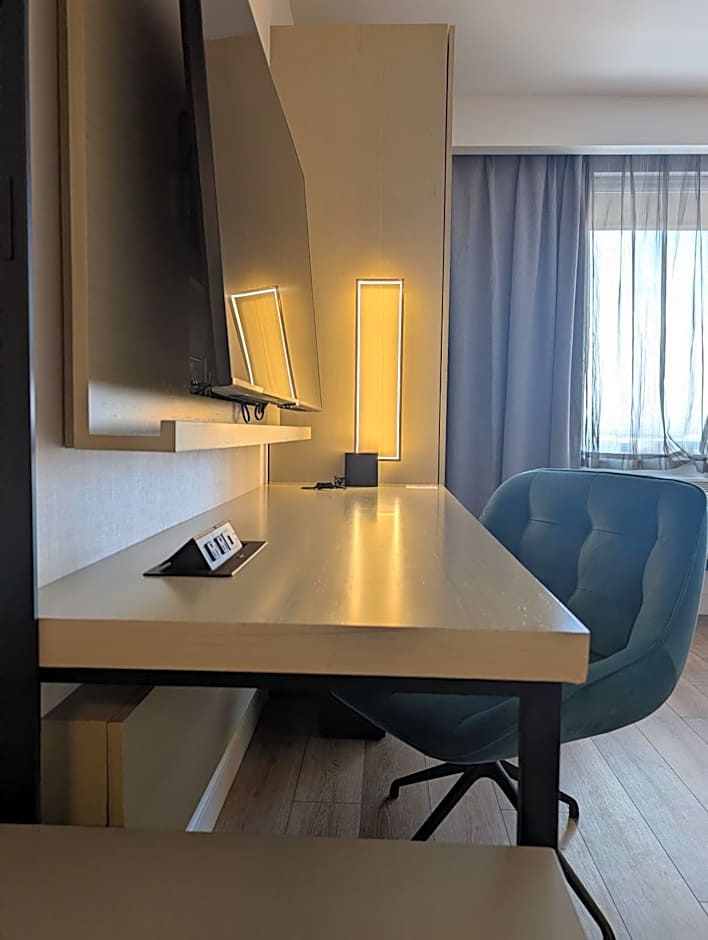 Bloom Mississauga, Tapestry Collection by Hilton