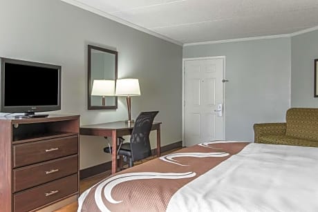 King Room - Accessible/Smoking