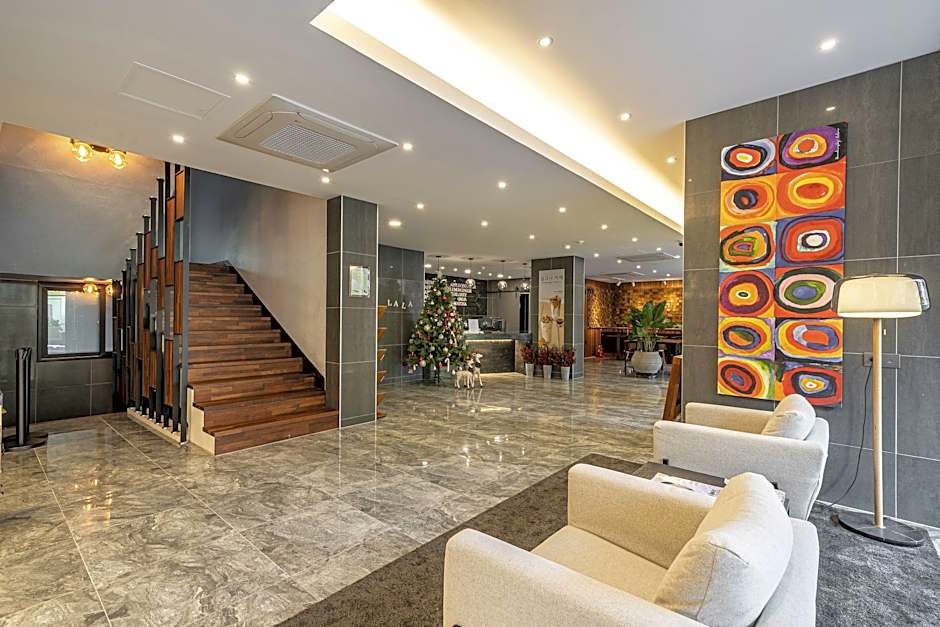 Lala Vianco Business Hotel