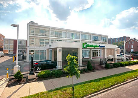 Holiday Inn Express St. Louis Central West End By IHG