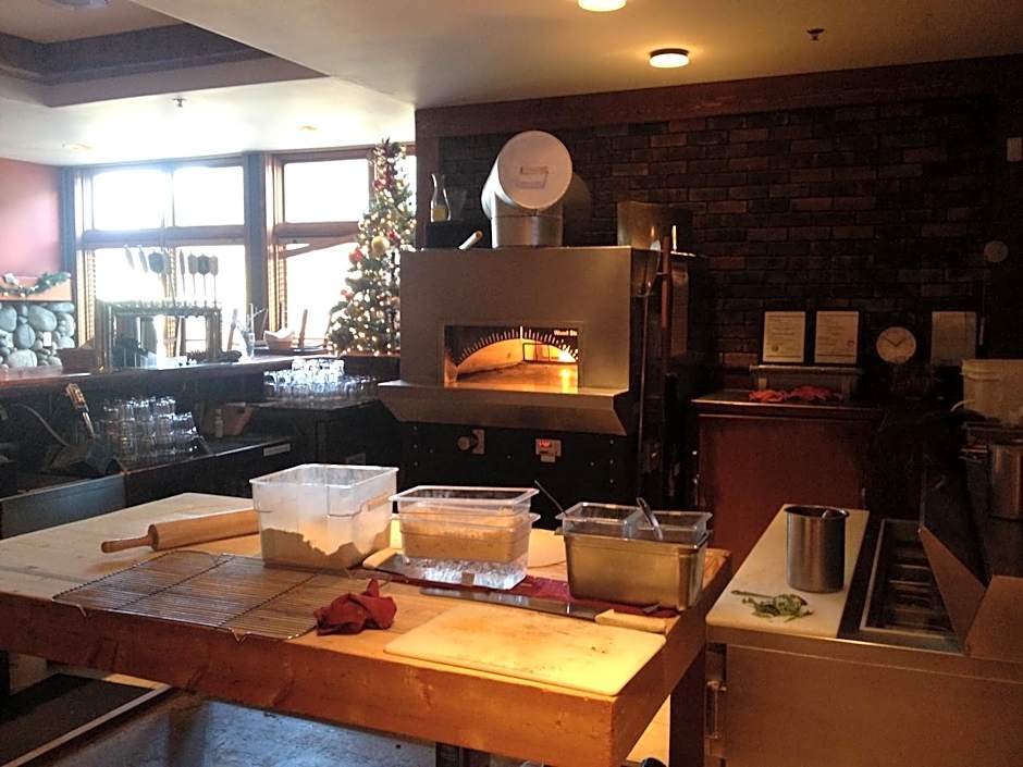 Howe Sound Inn & Brewing Company