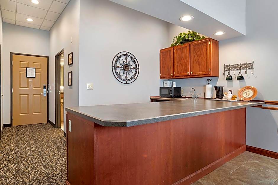 Elevation Inn & Suites, Trademark Collection by Wyndham