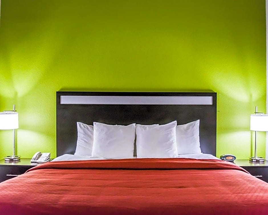 Quality Suites Fort Myers Airport I-75