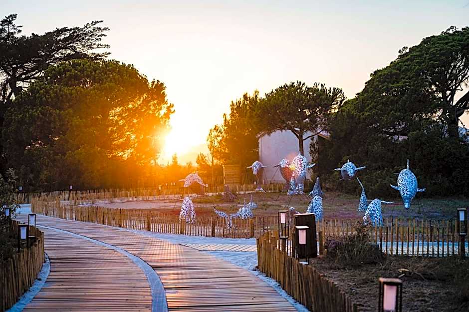 Le Hameau des Pesquiers Ecolodge, Curio Collection by Hilton