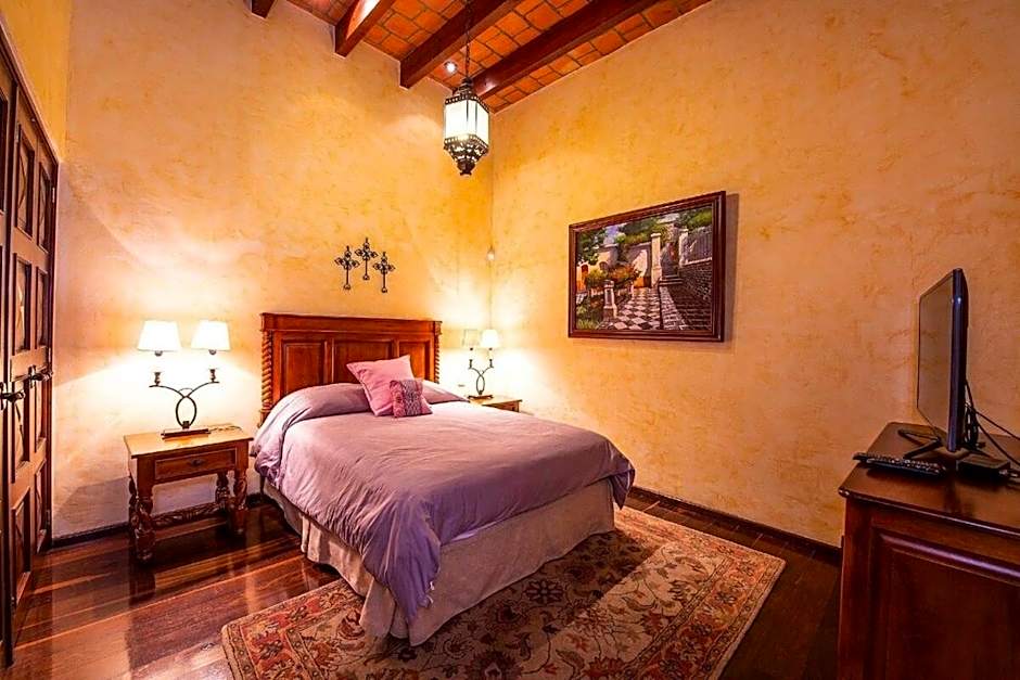 Exclusive Luxury Guest Center House
