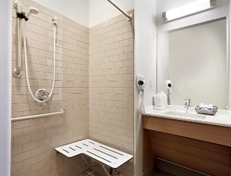 Microtel Inn & Suites By Wyndham Altoona