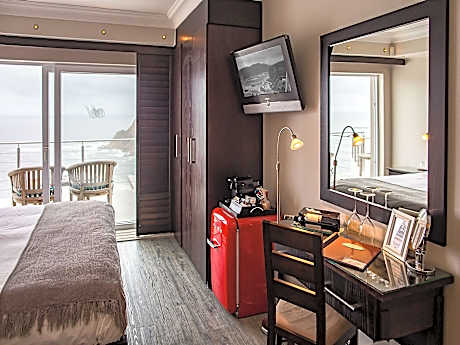 Dolphin Room