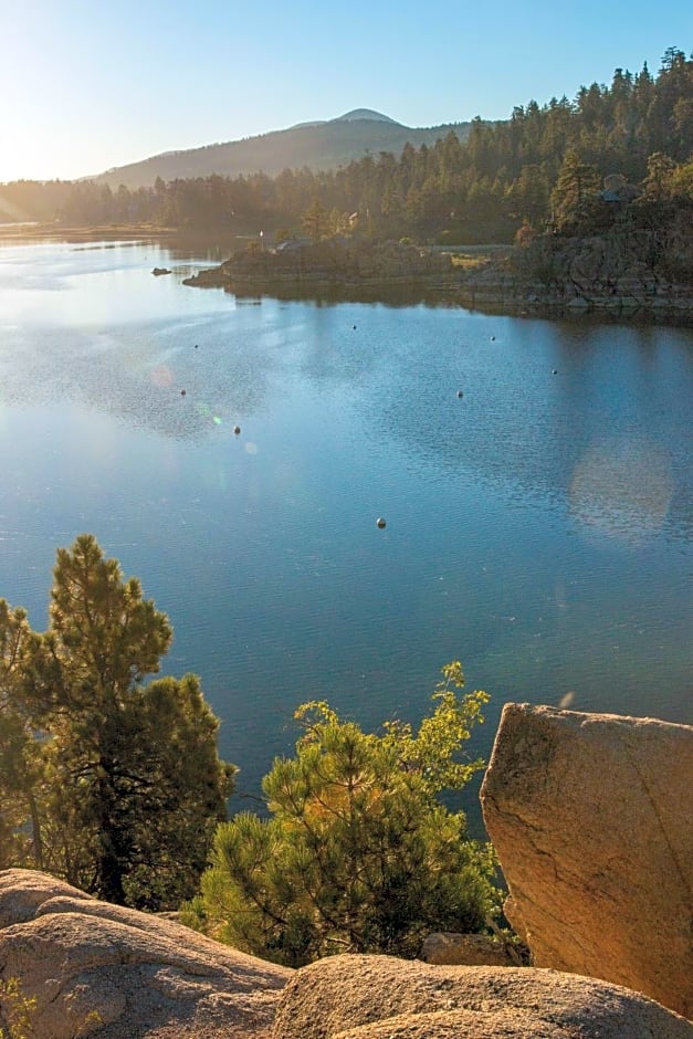 Embers Lodge & Cabins