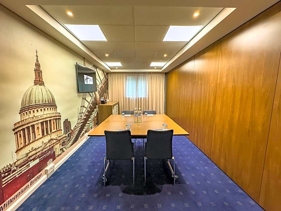 Holiday Inn Express London Stratford By IHG