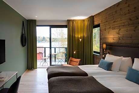 Deluxe Double Room with Balcony and Sea View