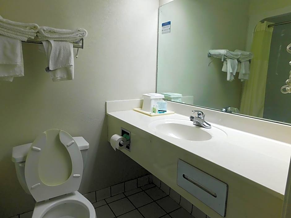 Quality Inn & Suites Thomasville I-85