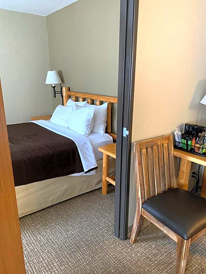 The Antler Lodge - Gardiner