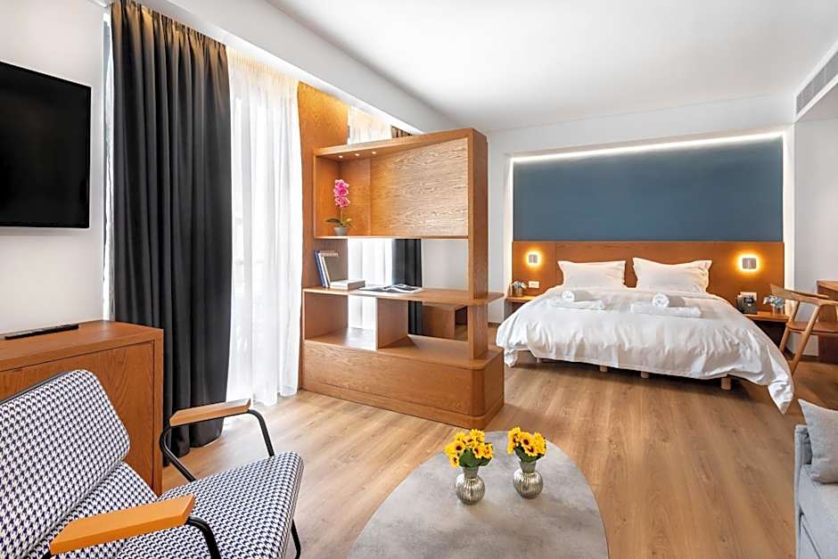 Photo 1 of 12 of Junior Suite, Sea View