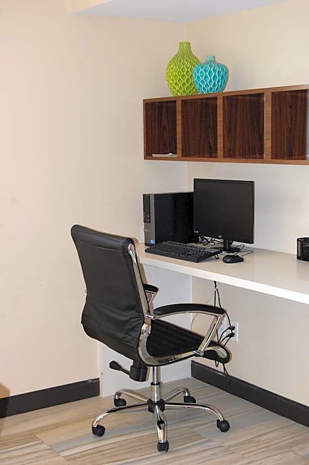 Hawthorn Suites by Wyndham