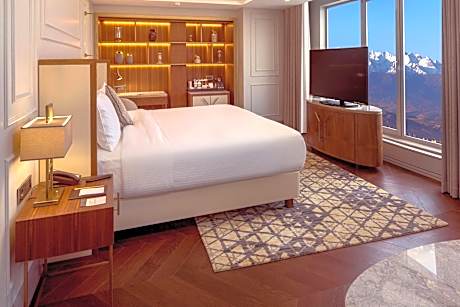 Junior Suite, 1 King, City view