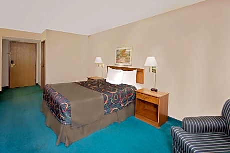1 Queen Bed Non-Smoking