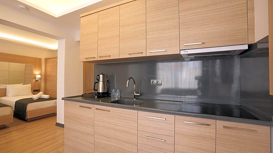 Alesta Seaside Residence