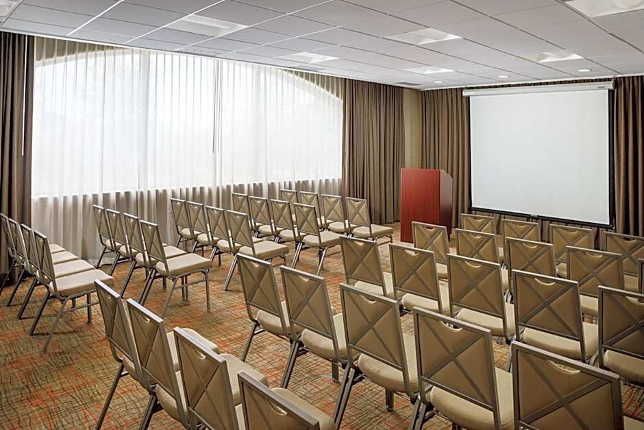 Holiday Inn Charlotte University By IHG