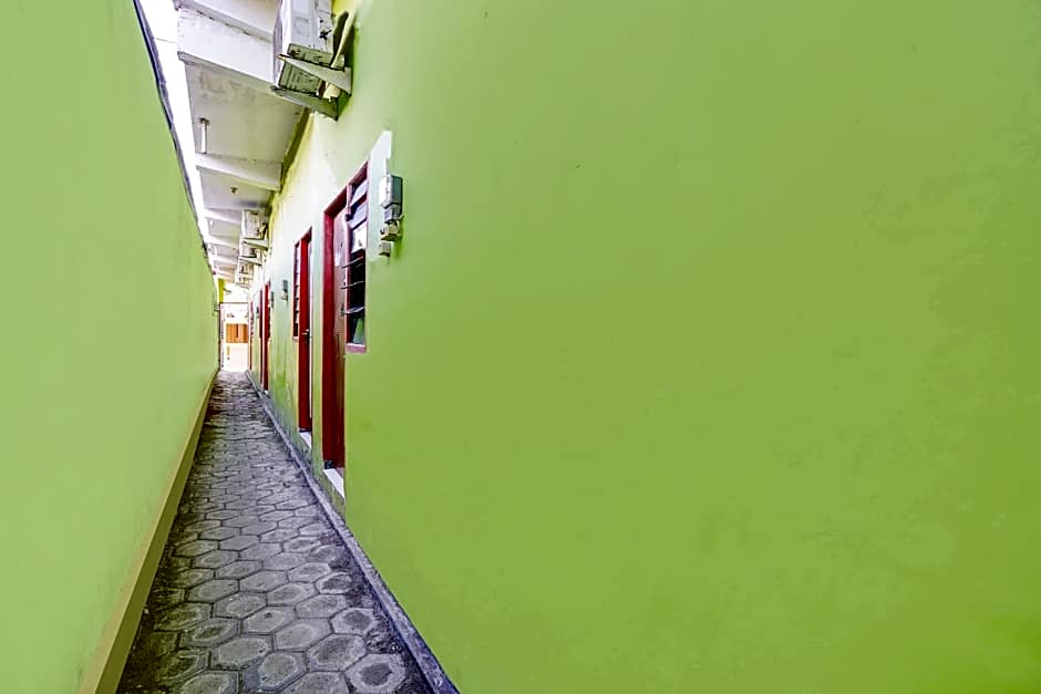 OYO Life 93061 Kost Vicky Syariah