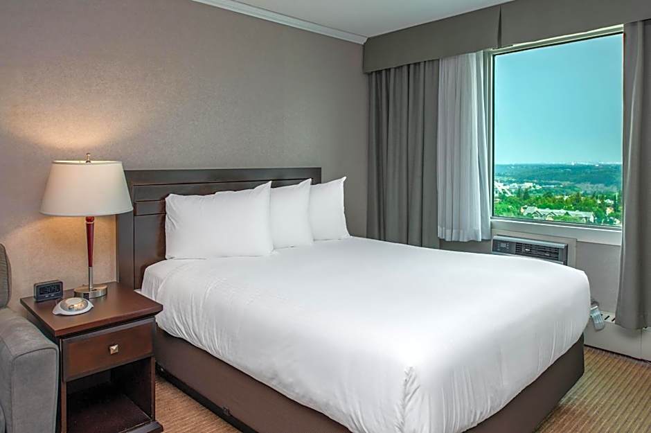 Campus Tower Suite Hotel