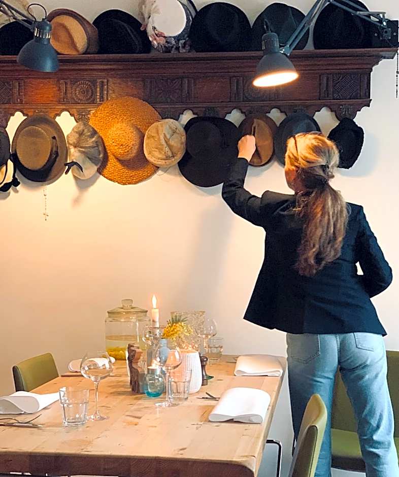 Hotel Au Nom De Dieu