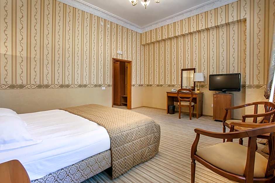 Photo 1 of 17 of Superior 1 Double Bed or 2 Beds