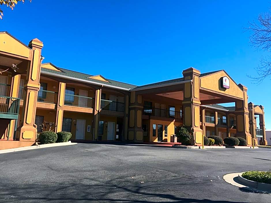 Peach State Inn & Suites