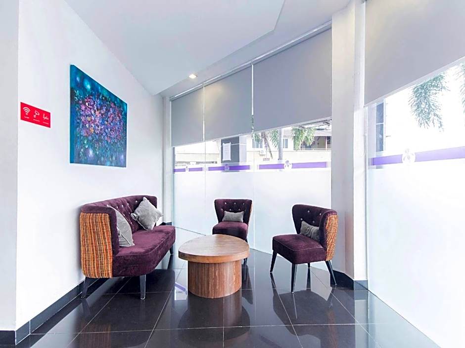 Iris Hotel