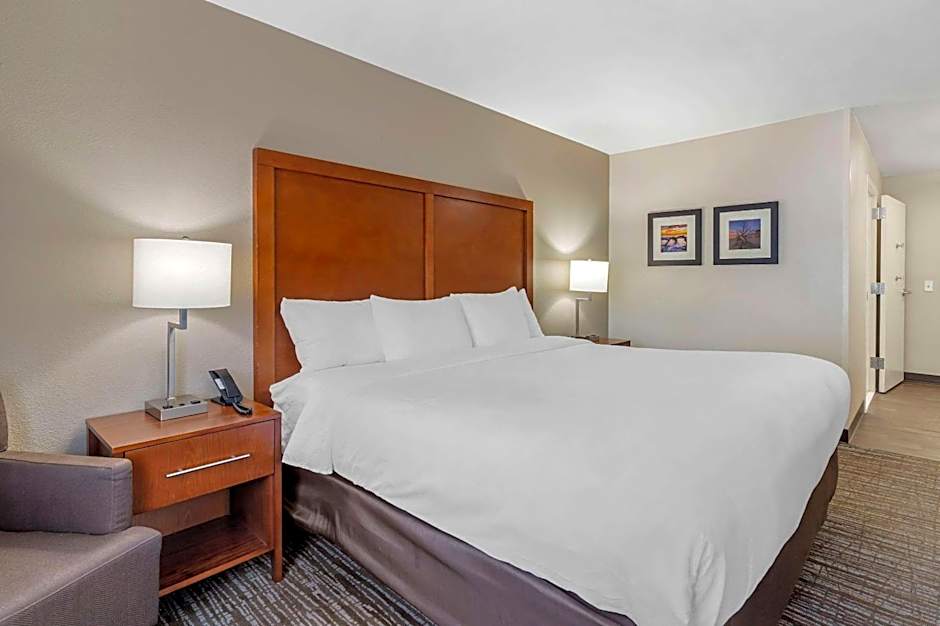 Comfort Inn & Suites