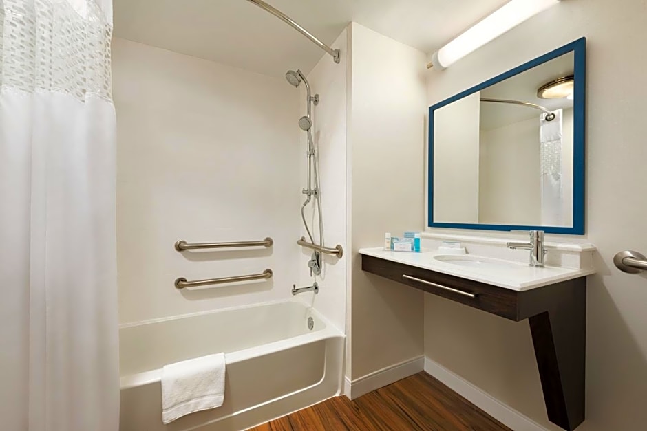 Hampton Inn Appleton-Fox River Mall Area