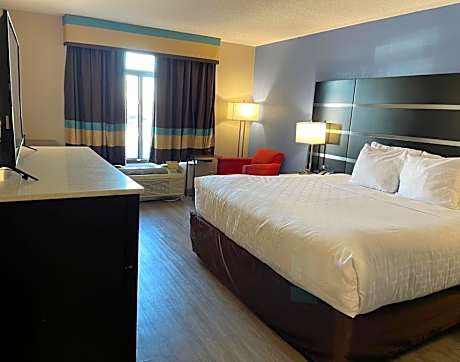 1 King Bed, Nonsmoking, Accessible