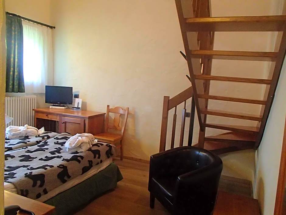 Photo 1 of 8 of Triple Room
